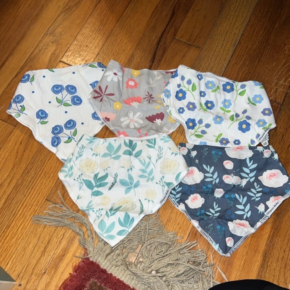GLLQUEN Baby 10-Pack Bandana Bibs Flower Set - Picture 3 of 5